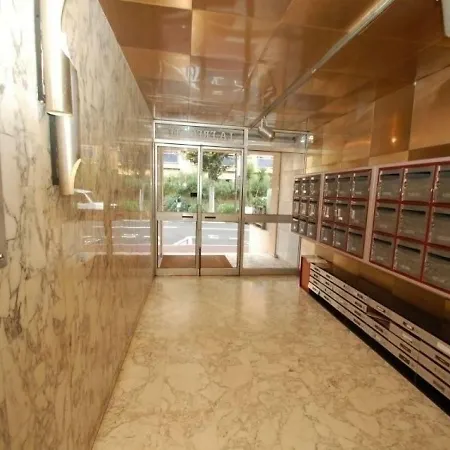 Appartement Beau 2p Avec Terrasse Et Parking 1